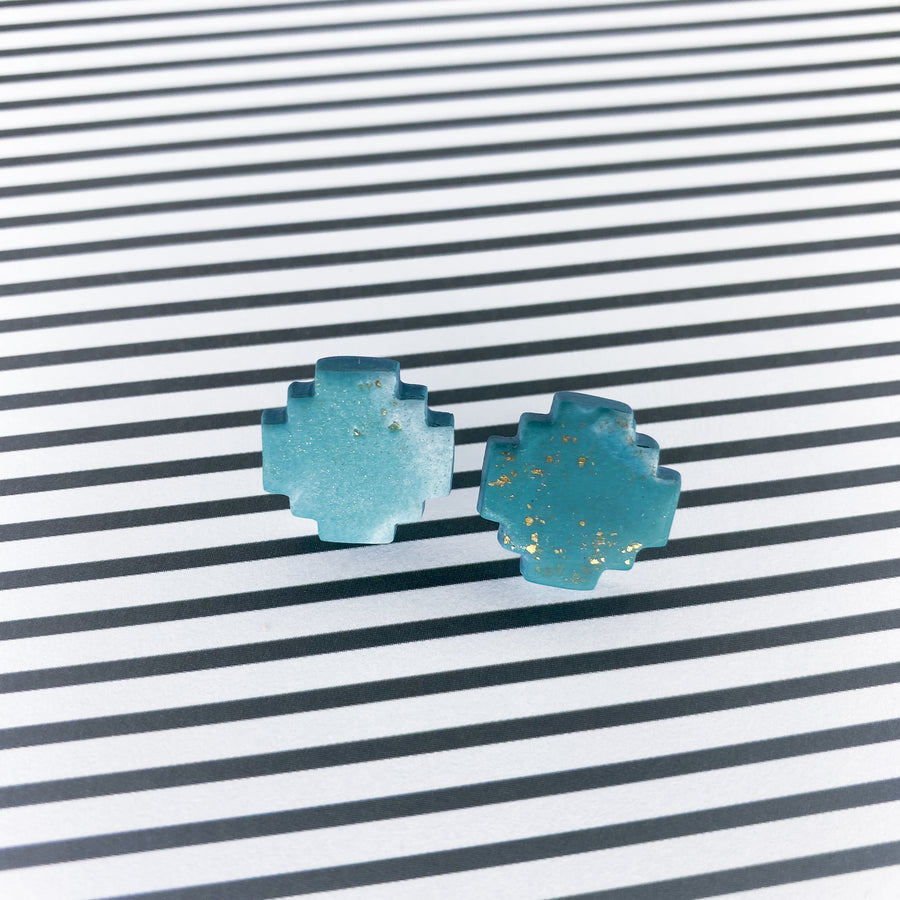 As The Seafoam Glitters – Geo Studs