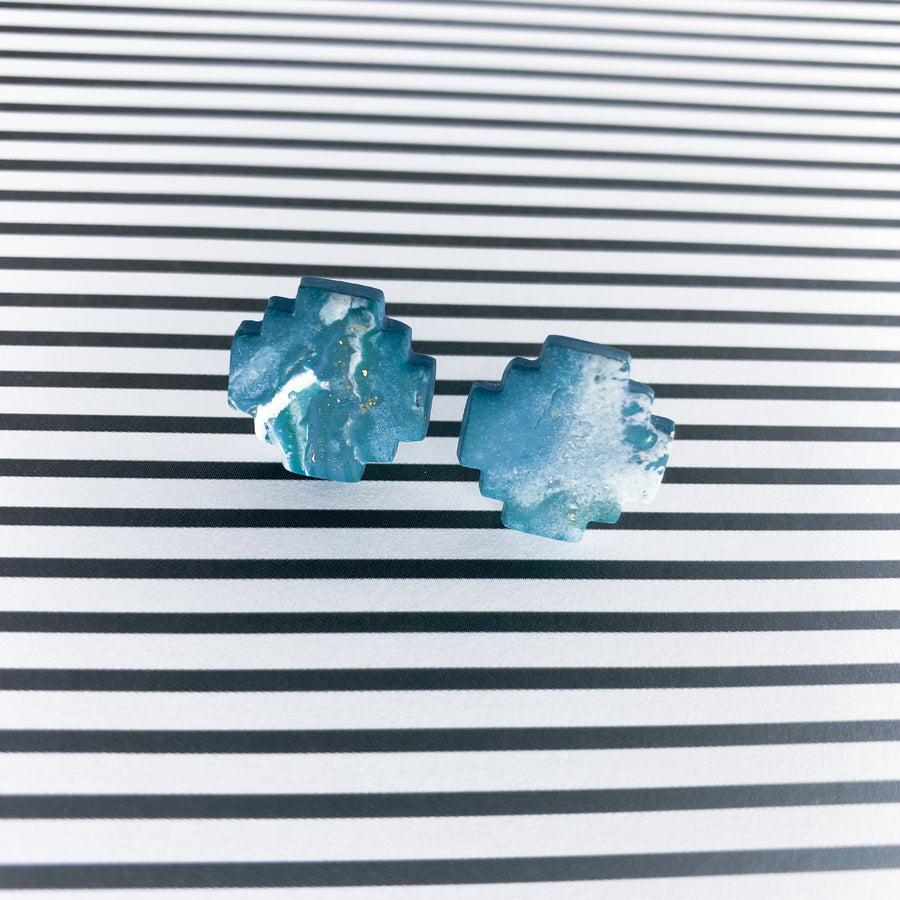 As The Seafoam Glitters – Geo Studs