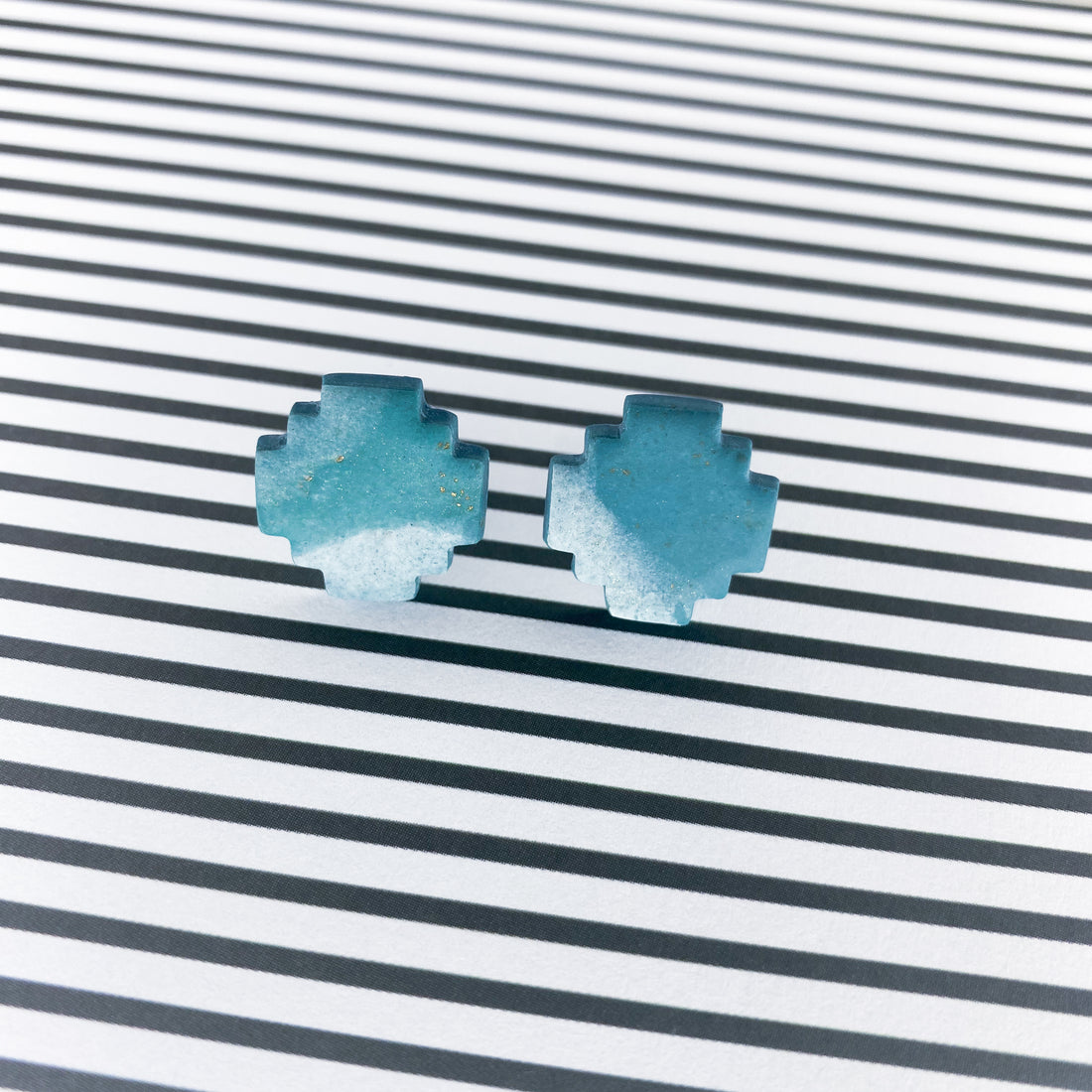 As The Seafoam Glitters – Geo Studs